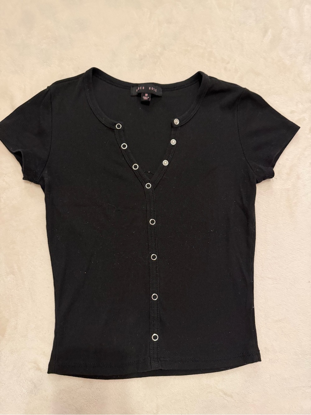 Black Snap-Front Crop Top Ribbed Tee - Women's